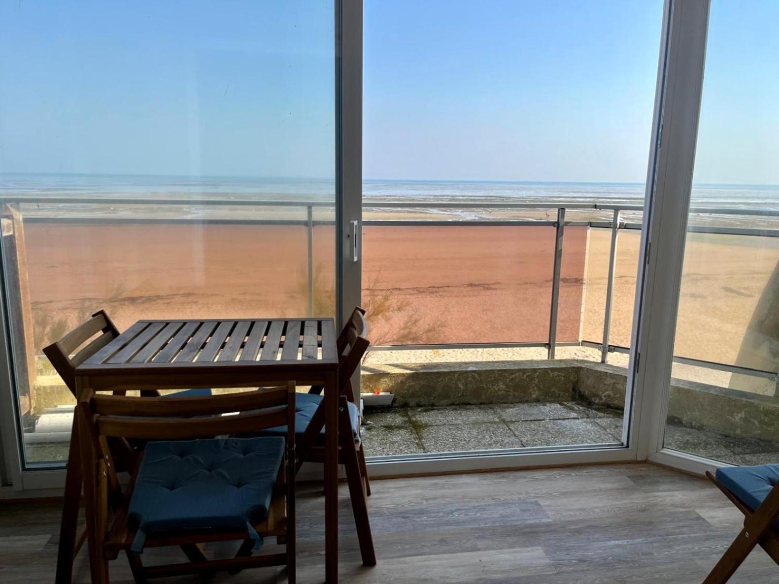 Mettons Les Voiles - Appt Vue Avec Loggia Apartment Bernieres-sur-Mer